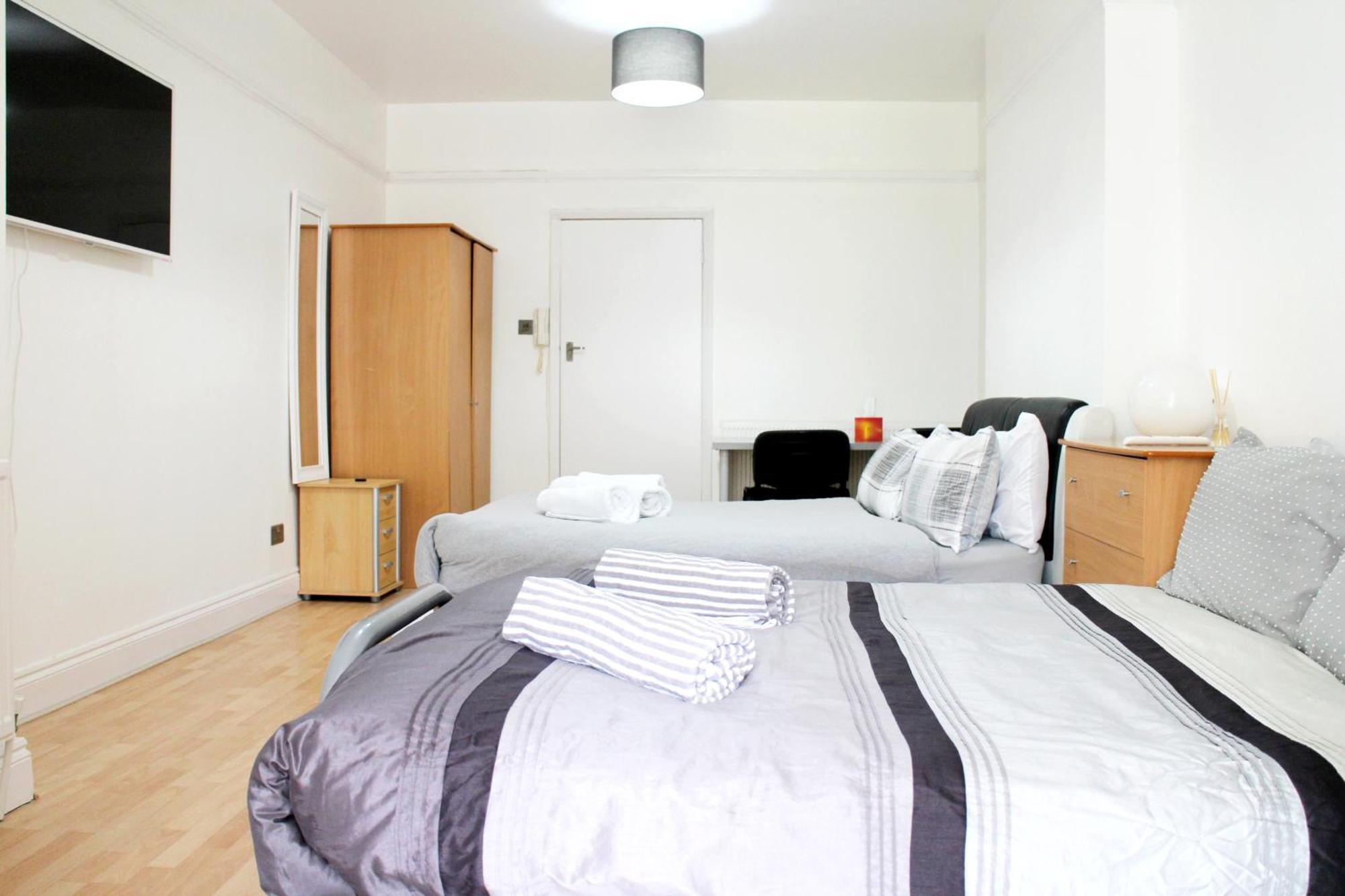 Large Studio Garden Flat On Golders Green Road Λονδίνο Εξωτερικό φωτογραφία