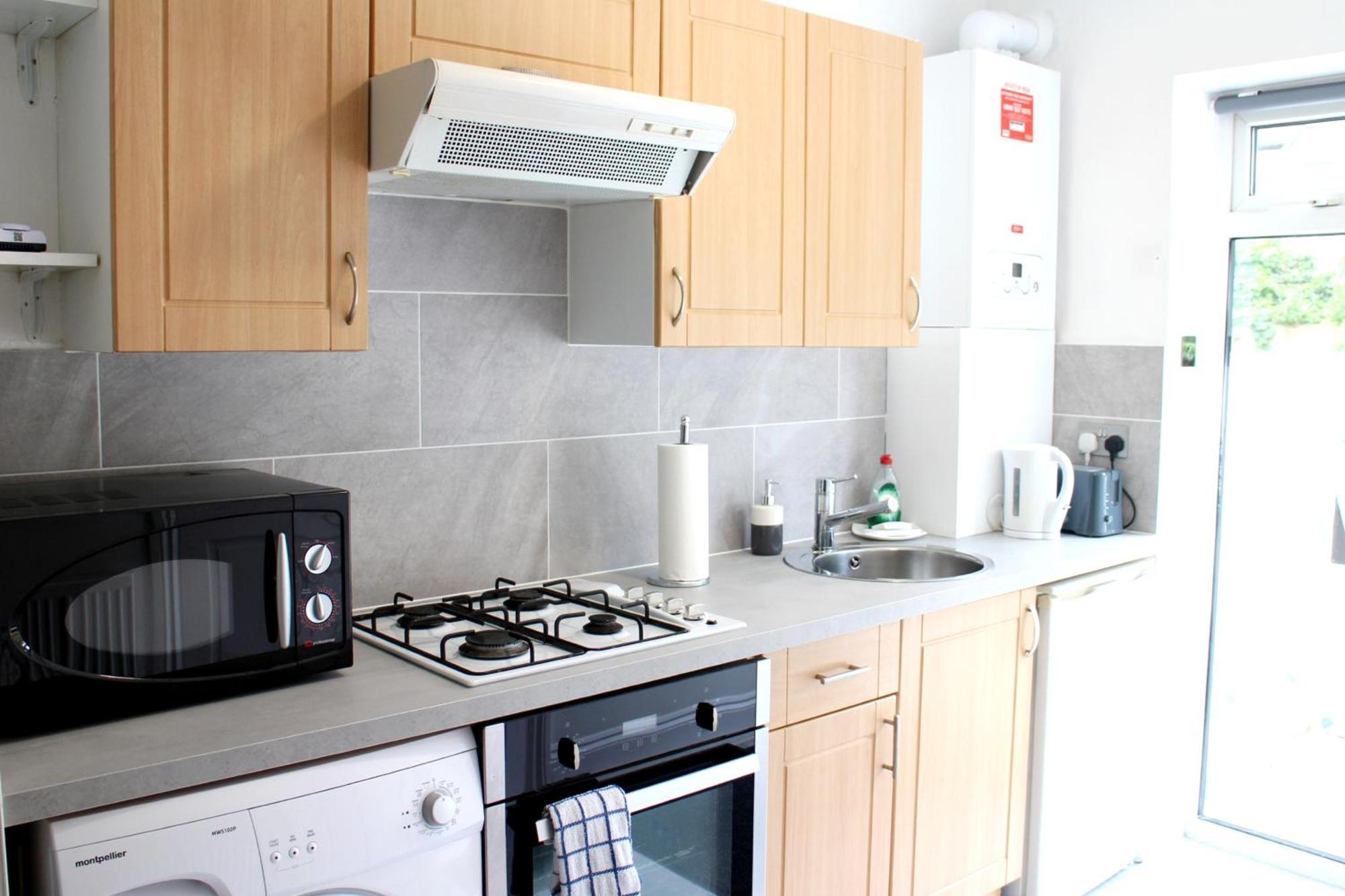 Large Studio Garden Flat On Golders Green Road Λονδίνο Εξωτερικό φωτογραφία
